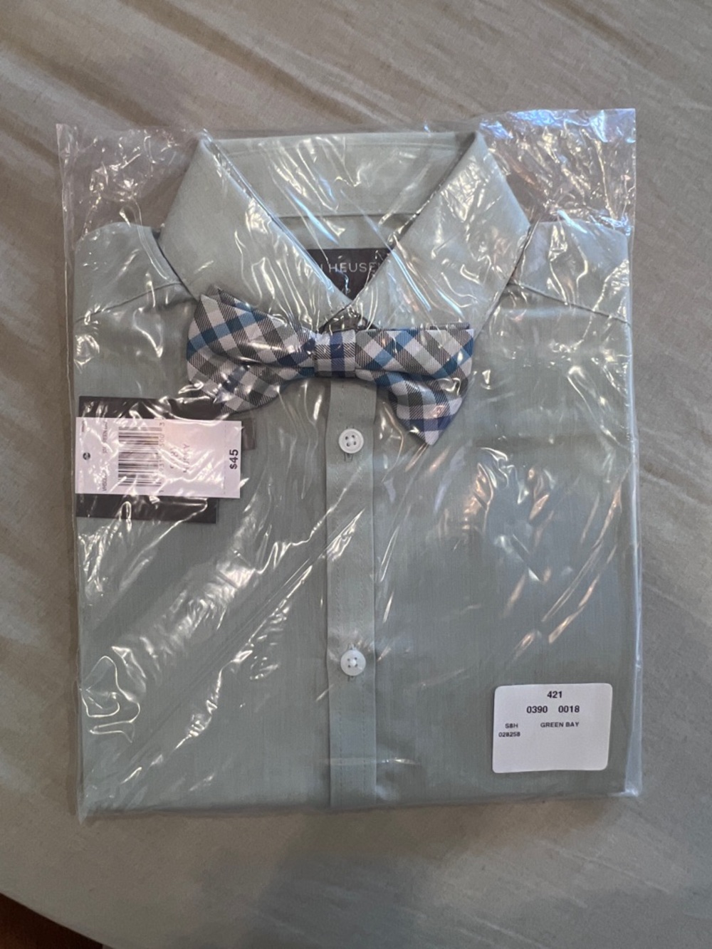 Van Heusen Pale Green Button-Down Shirt with Blue Gray Plaid Bow